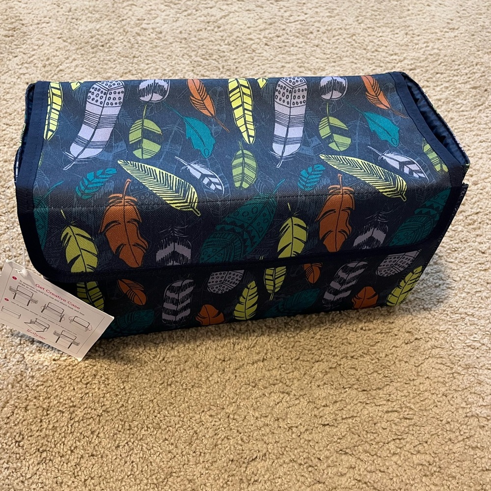 Thirty-One Feather Print Get Creative Case